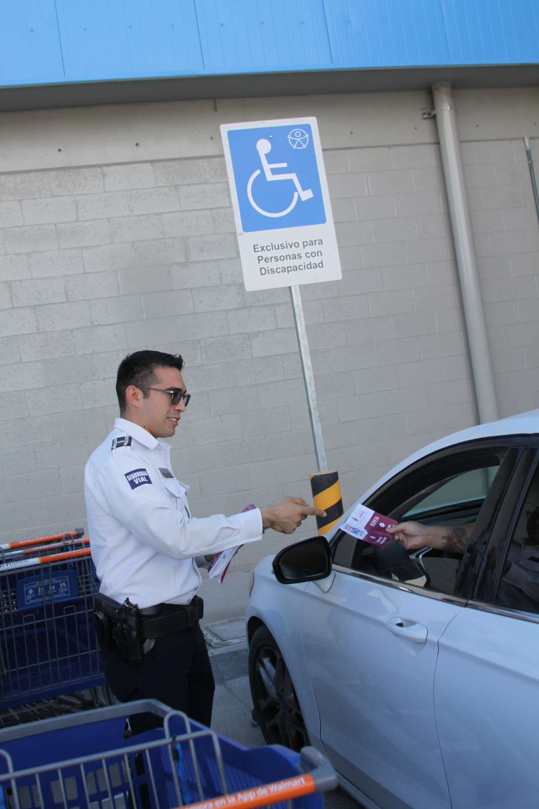 Concientiza Seguridad Vial a juarenses sobre el uso de cajones azules