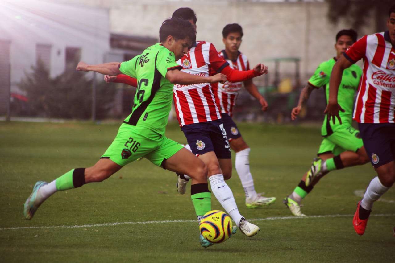 Bravos vencen 1 - 2 a las Chivas