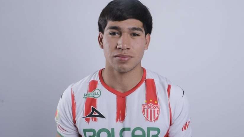 Firma el mexicano Juan Carlos Cortez con el Sevilla de España 