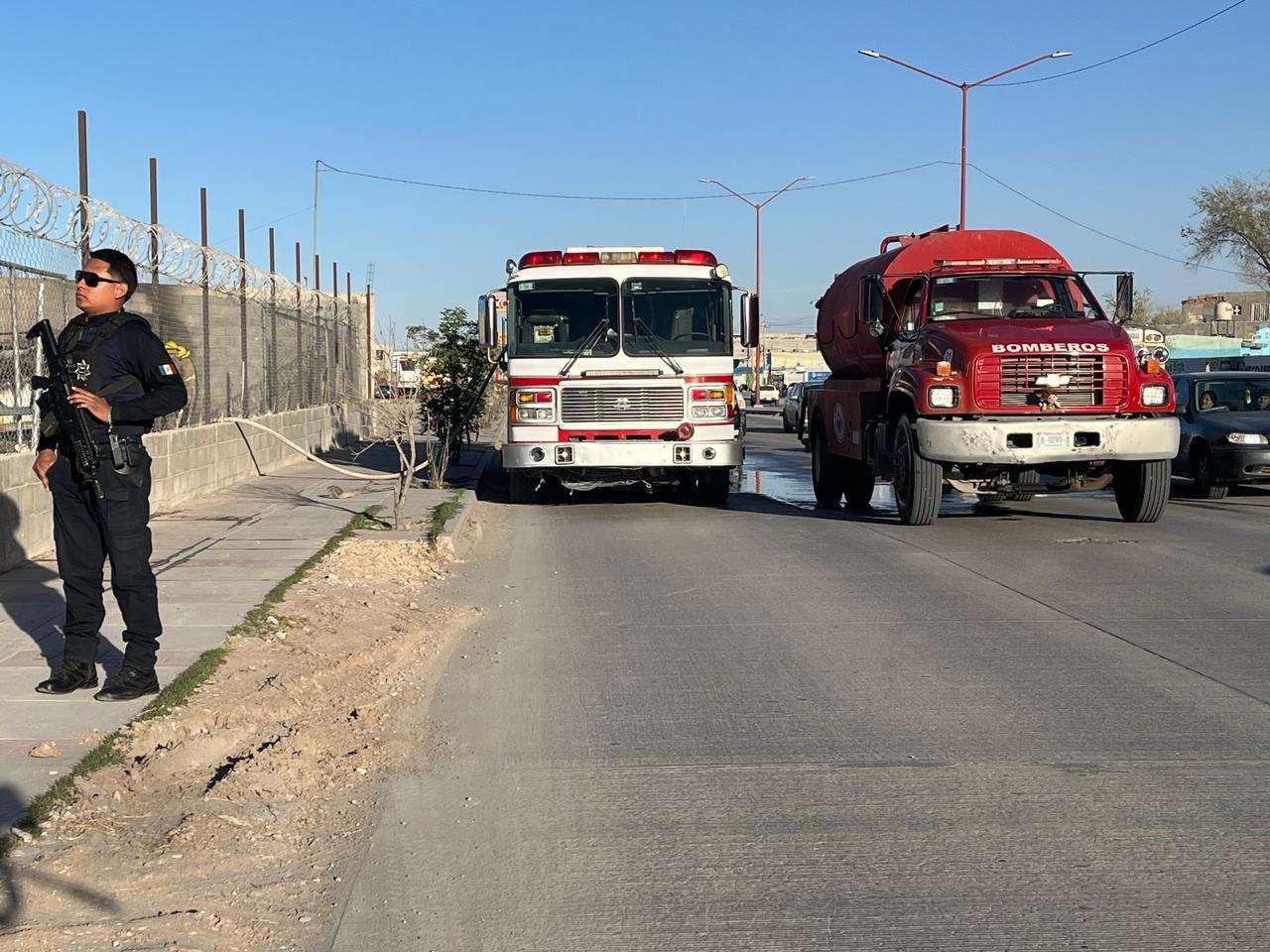 Registran incendio de comercio en la colonia Valle de los Cantaros