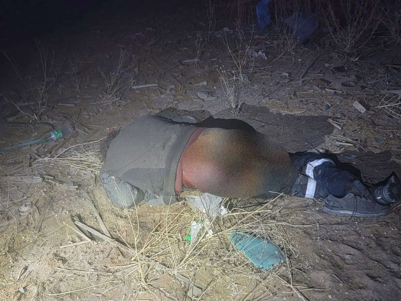 Hallan cadáver en descomposición que era devorado por animales