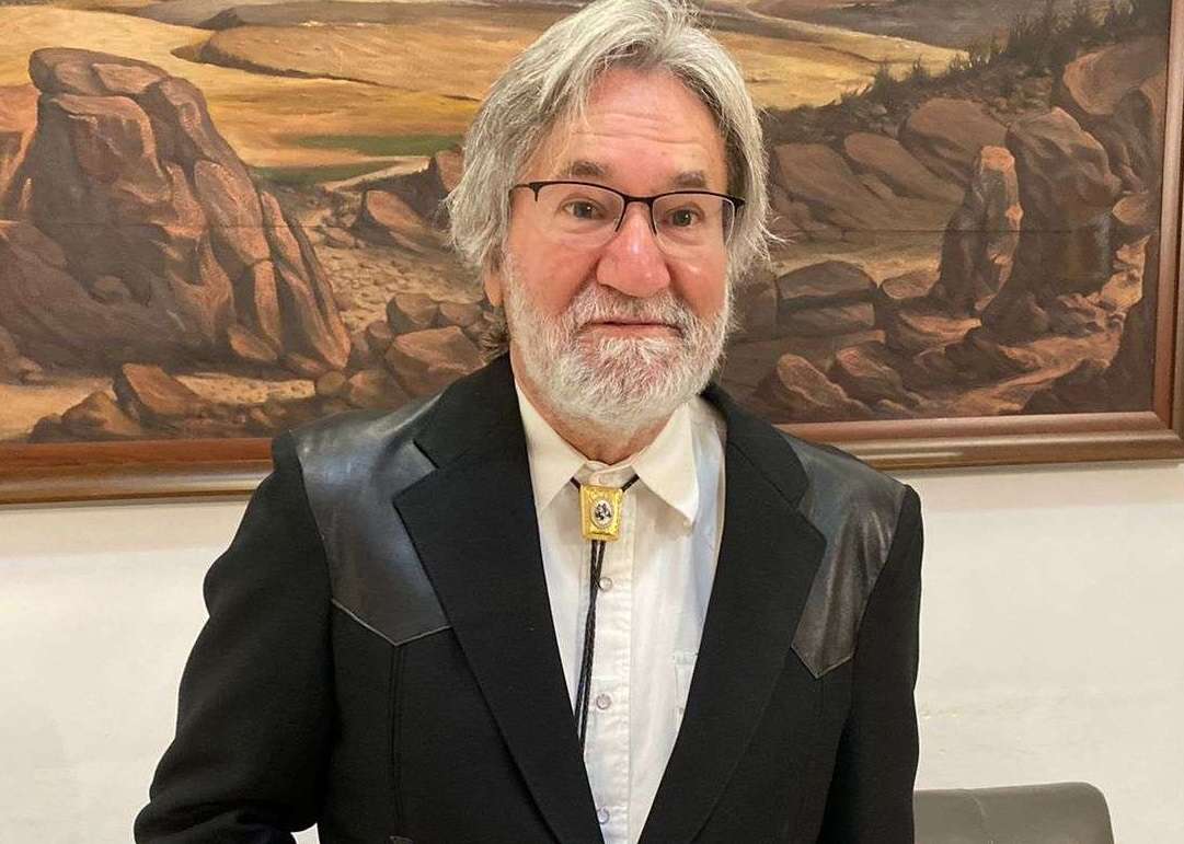 Galardonan a Jesús Chávez con el Premio Nacional de Crónica