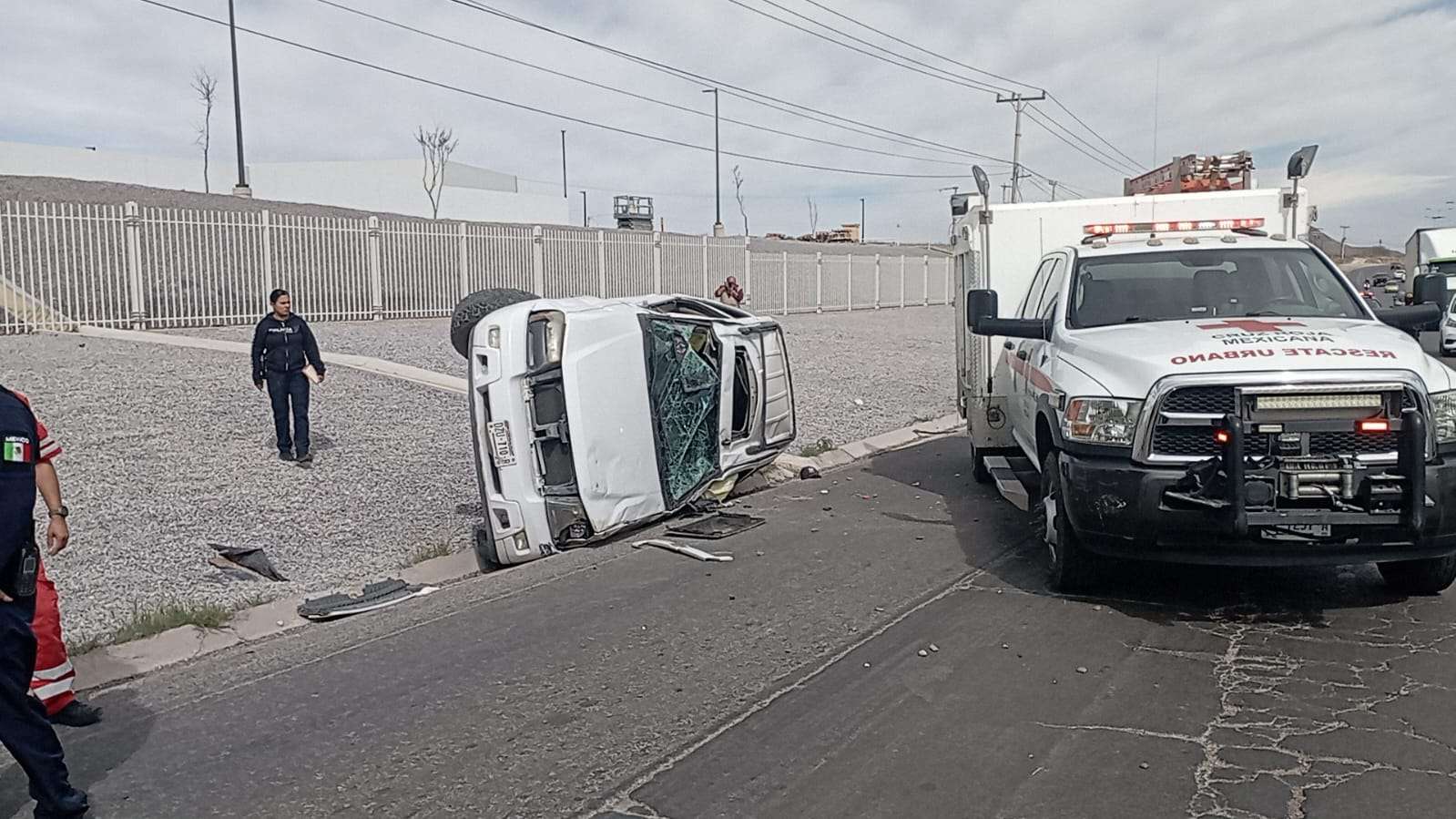 Choca y vuelca conductor ebrio en la carretera a Juárez | La Opción de ...