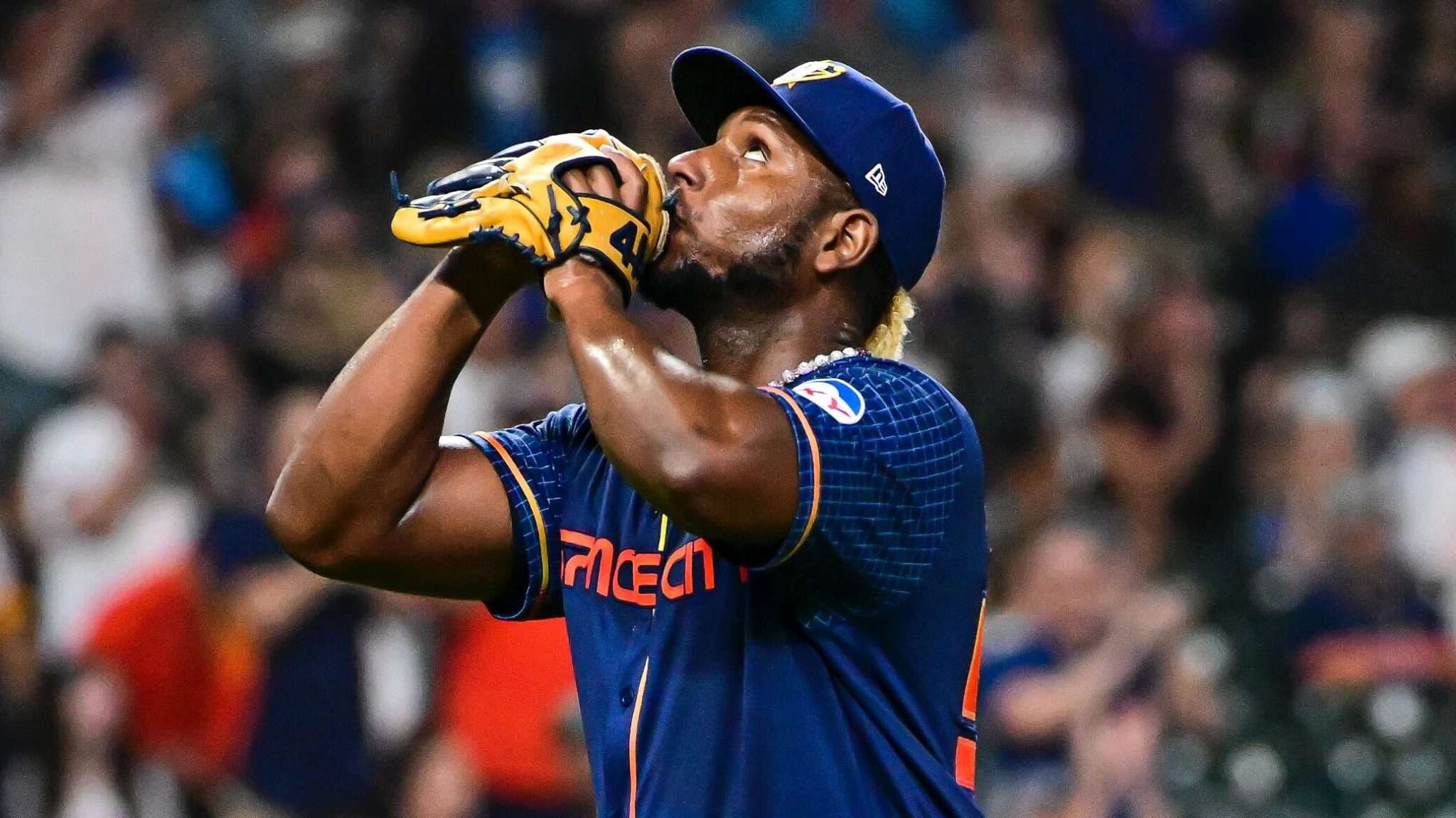 Lanza pitcher Ronel Blanco el primer juego sin hits ni carreras de la MLB en 2024