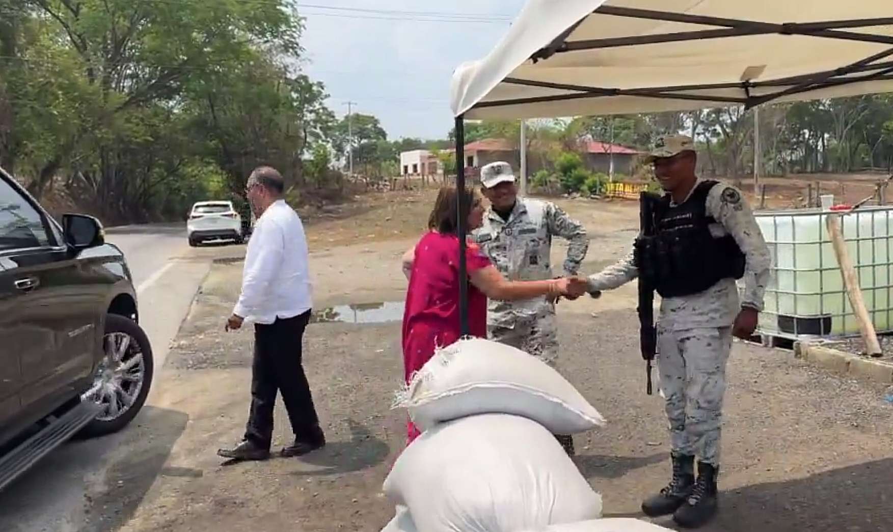 Saluda Xóchitl Gálvez a la Guardia Nacional en Chiapas