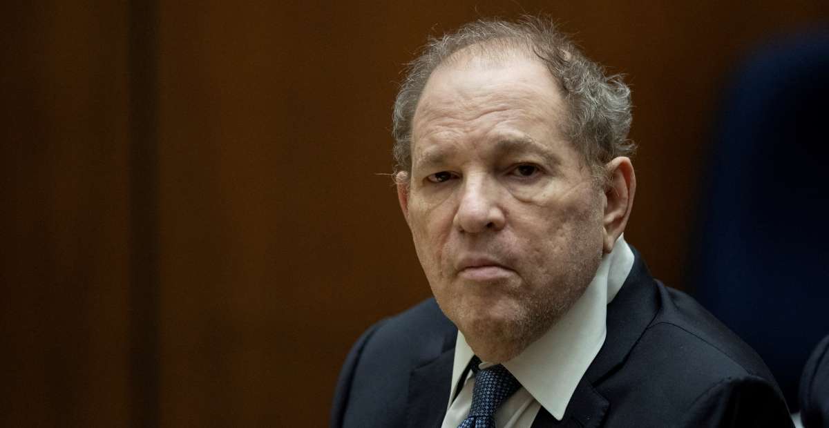 Anula un tribunal de NY condena por violación contra Harvey Weinstein