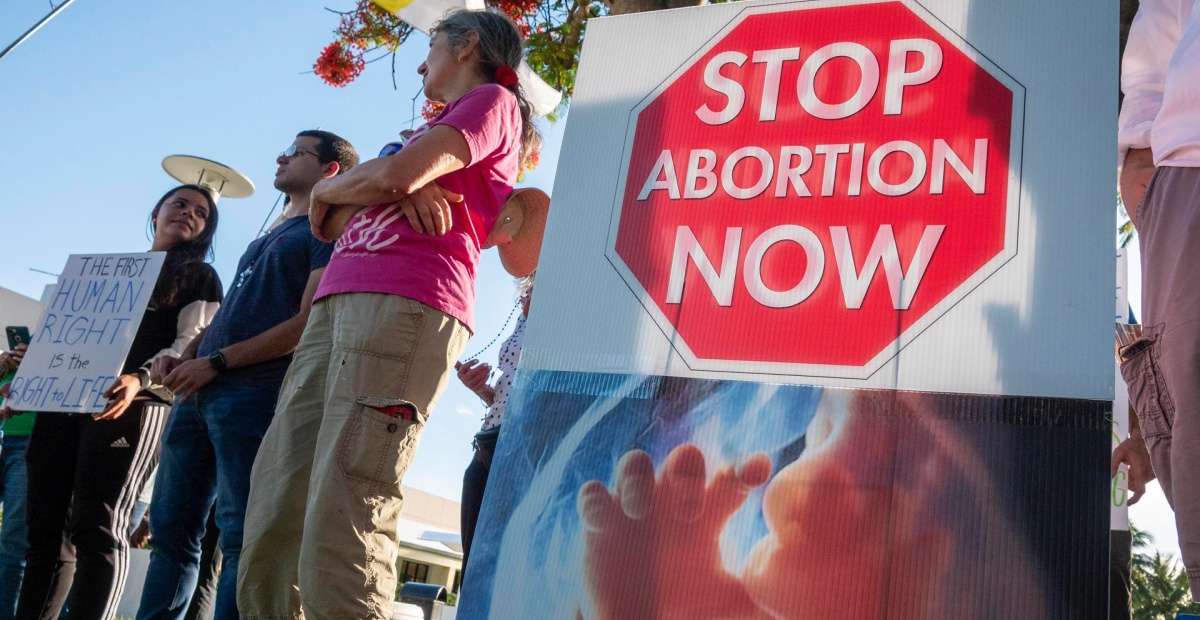 Entra en vigor ley de Florida que prohíbe el aborto desde la sexta