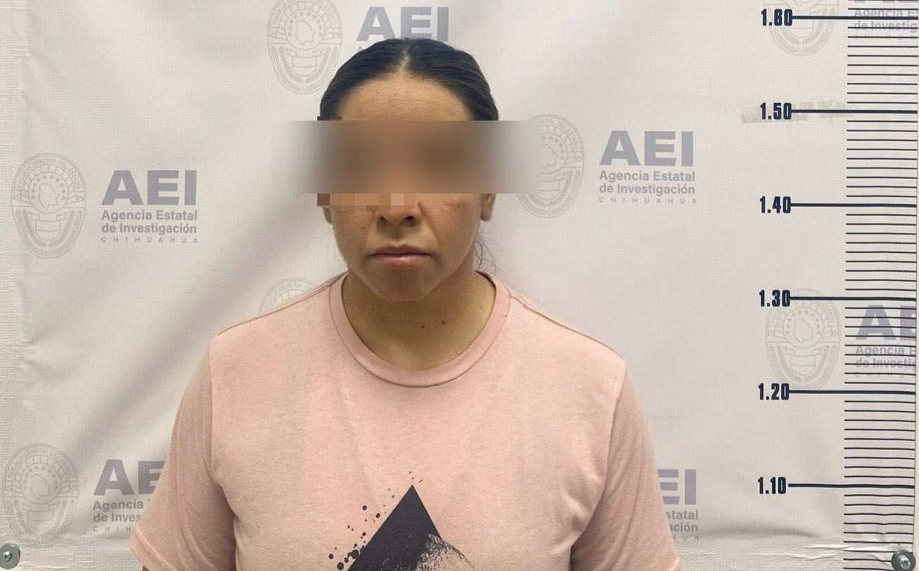 [En las aulas de la academia de la policía estatal apresan a presunta feminicida]