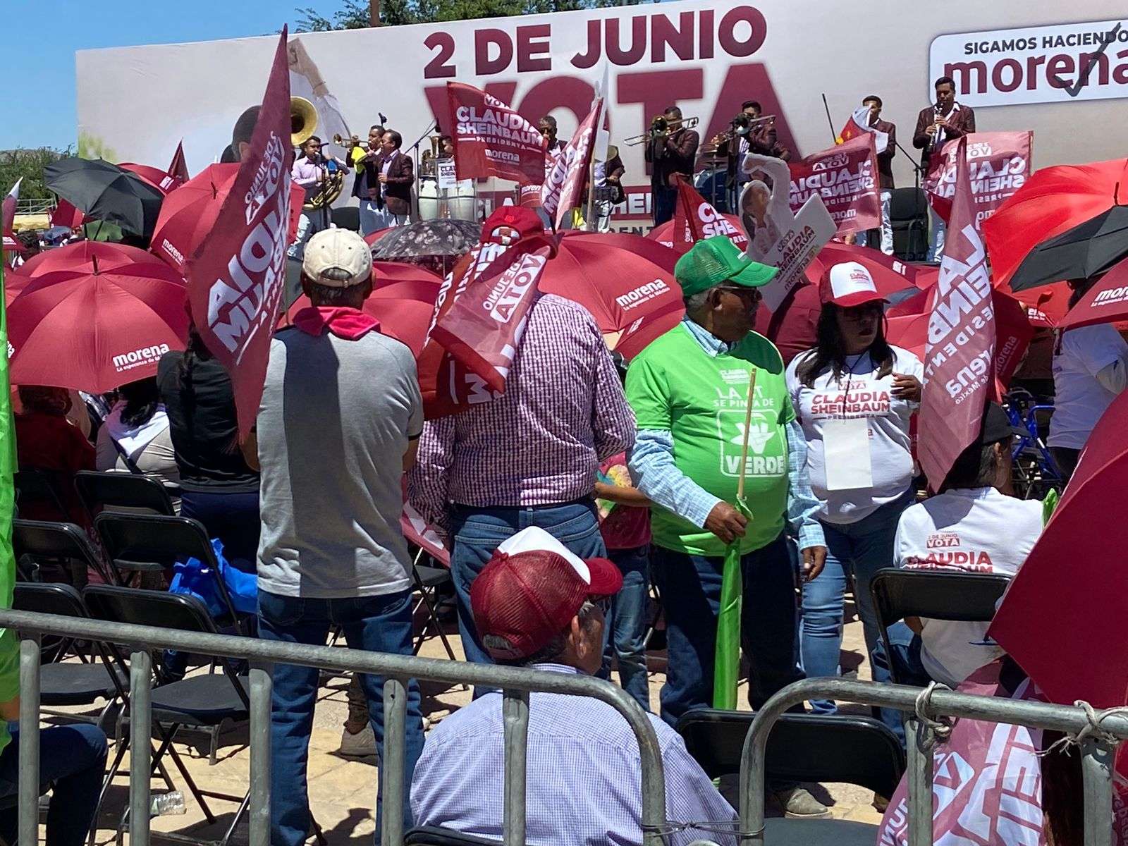 Miles Esperan Llegada De Sheinbaum Bajo El Sol La Opción De Chihuahua