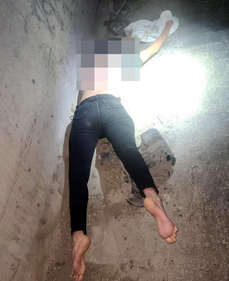 Localizan a mujer muerta debajo de un puente
