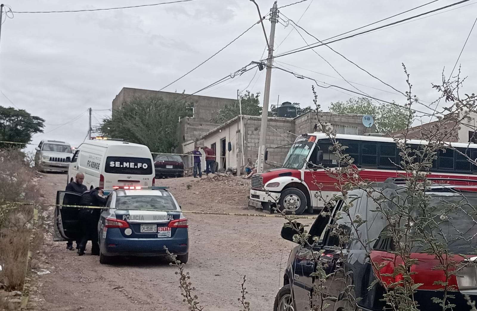 Se quita la vida colgándose adentro de un camión urbano