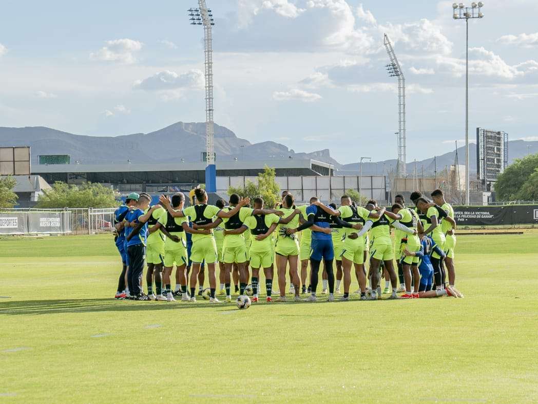 Cali entrena en Complejo Bravo