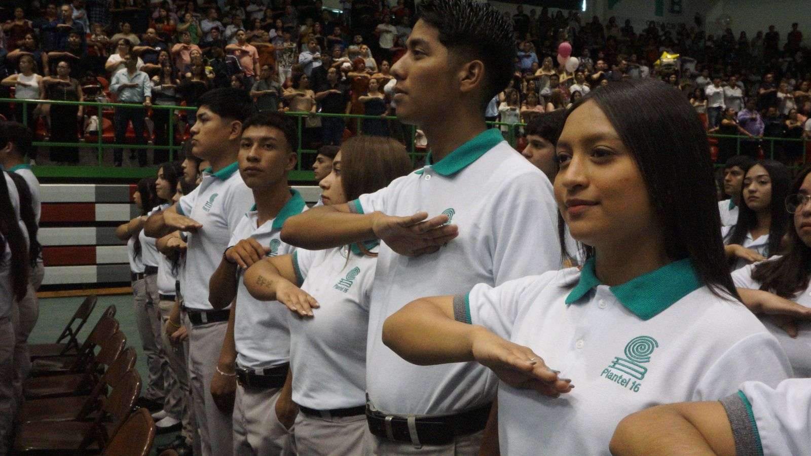 Gradúan 6 Mil Estudiantes De Los Colegios De Bachilleres 