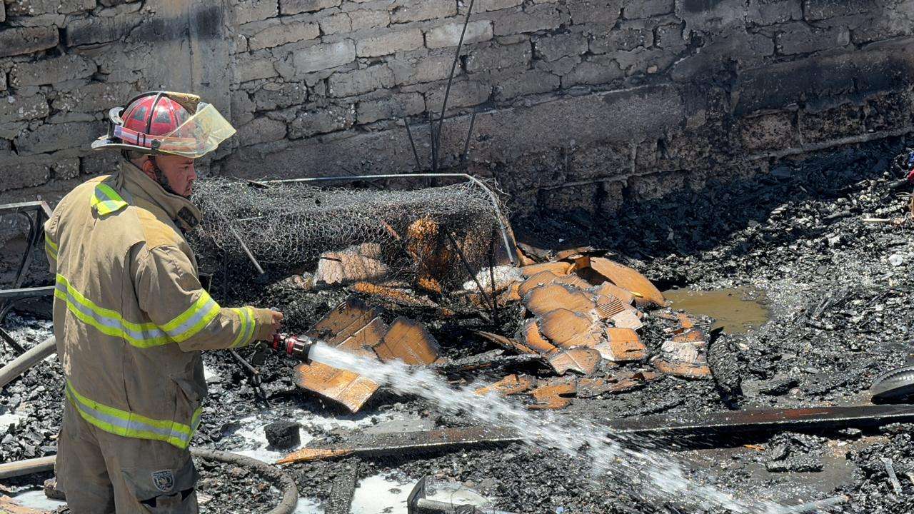 Provoca incendio en casa de madera y cartón | La Opción de Chihuahua