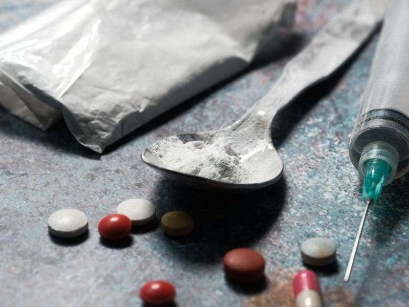 Explota en Canadá crisis por adicción al fentanilo mexicano
