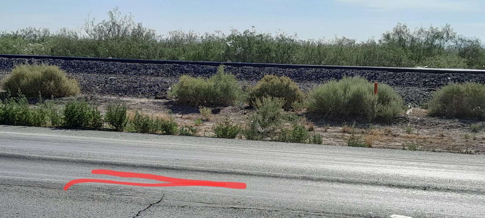 Advierten sobre bache en retorno km 276 carretera Chihuahua-Juárez