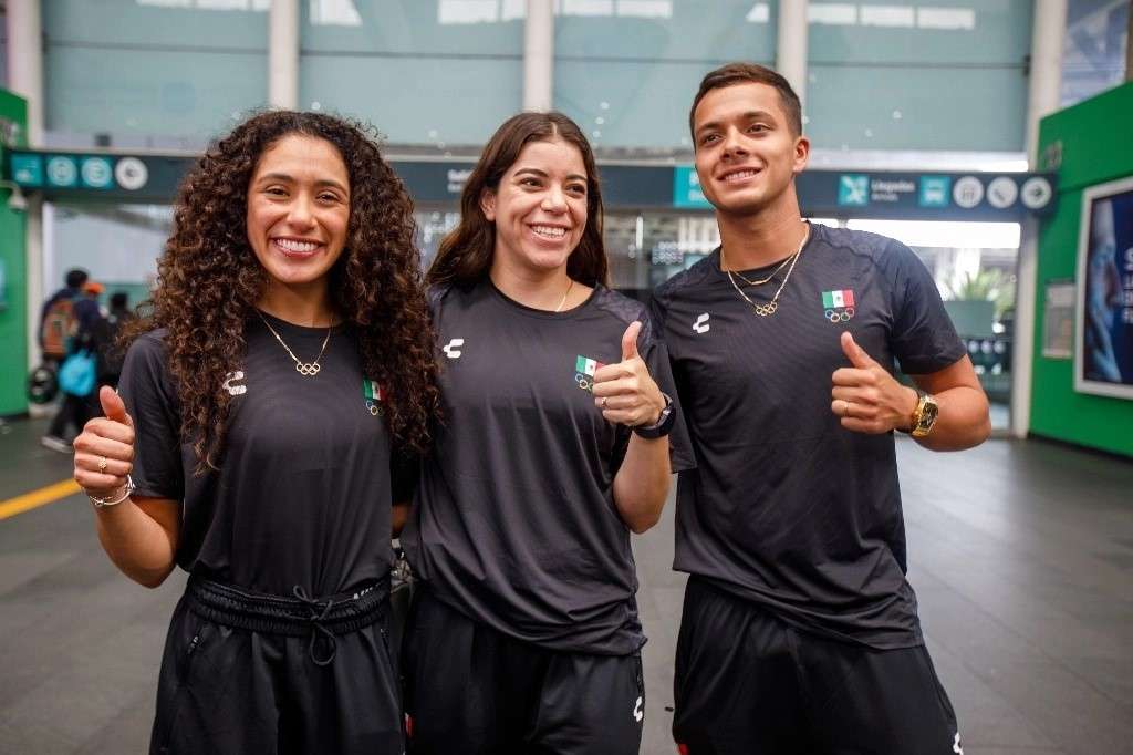 Viaja Selección mexicana de clavados rumbo a Juegos Olímpicos de París