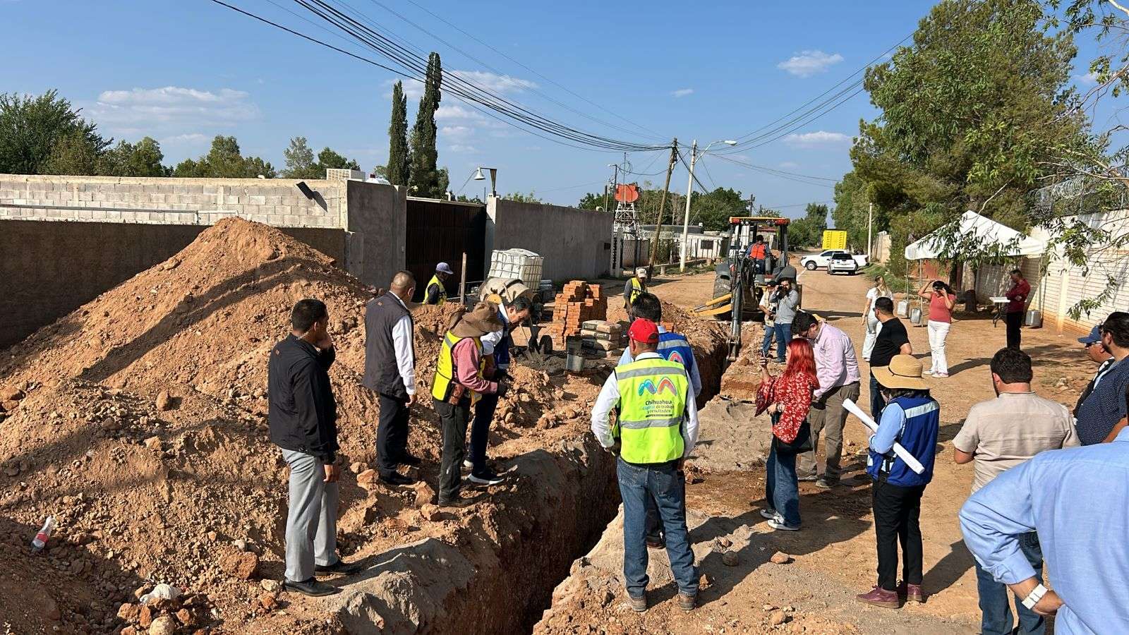 Supervisa Alcalde instalación de drenaje e inaugura puente en Sierra