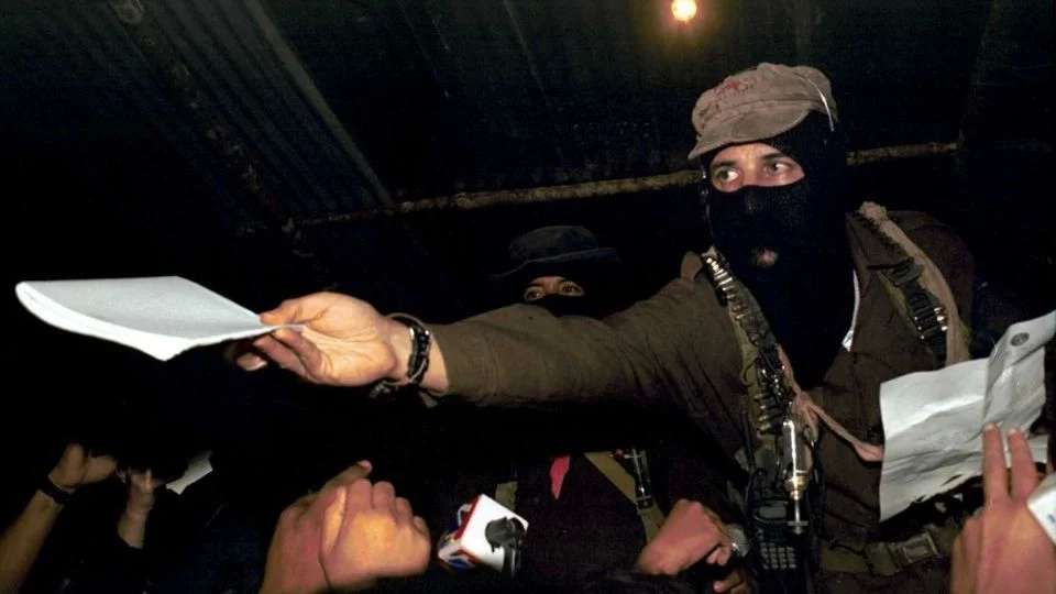 Reaparece Capitán Marcos del EZLN y critica megaproyectos de la 4T