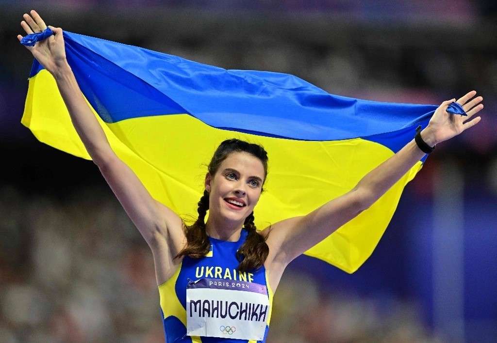 Se consagra Yaroslava Mahuchikh de Ucrania campeona en salto de altura