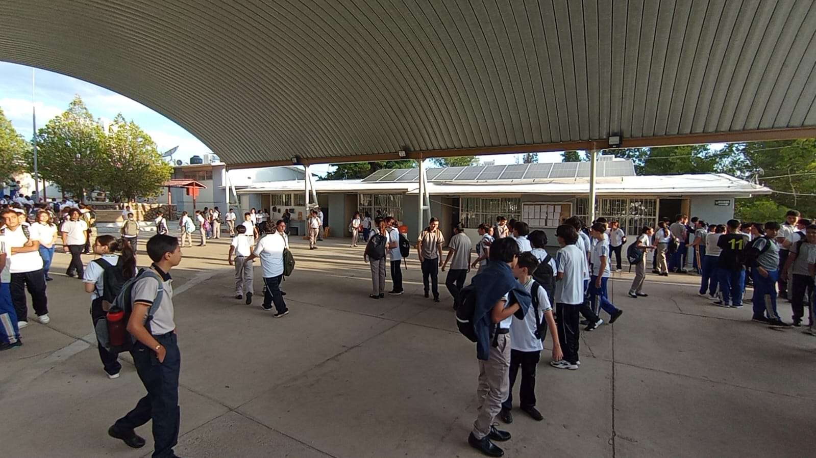 Regresan a clases cerca de 700 mil estudiantes en todo el estado | La ...