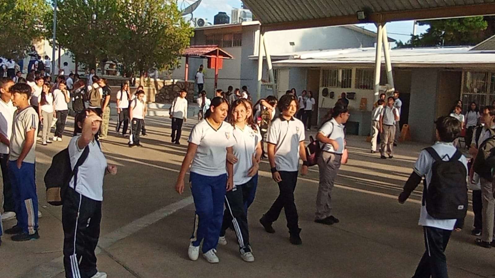 Regresan a clases cerca de 700 mil estudiantes en todo el estado | La ...