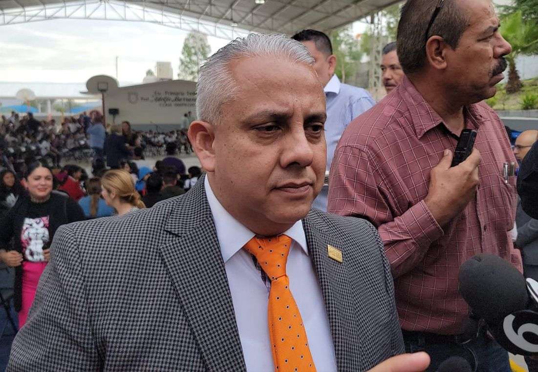 Participan 25 mil maestros en consultas a la reforma educativa