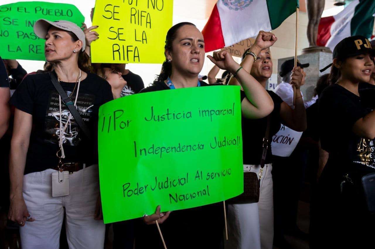 Se une Chihuahua a la marcha nacional en defensa de la República y la Justicia 