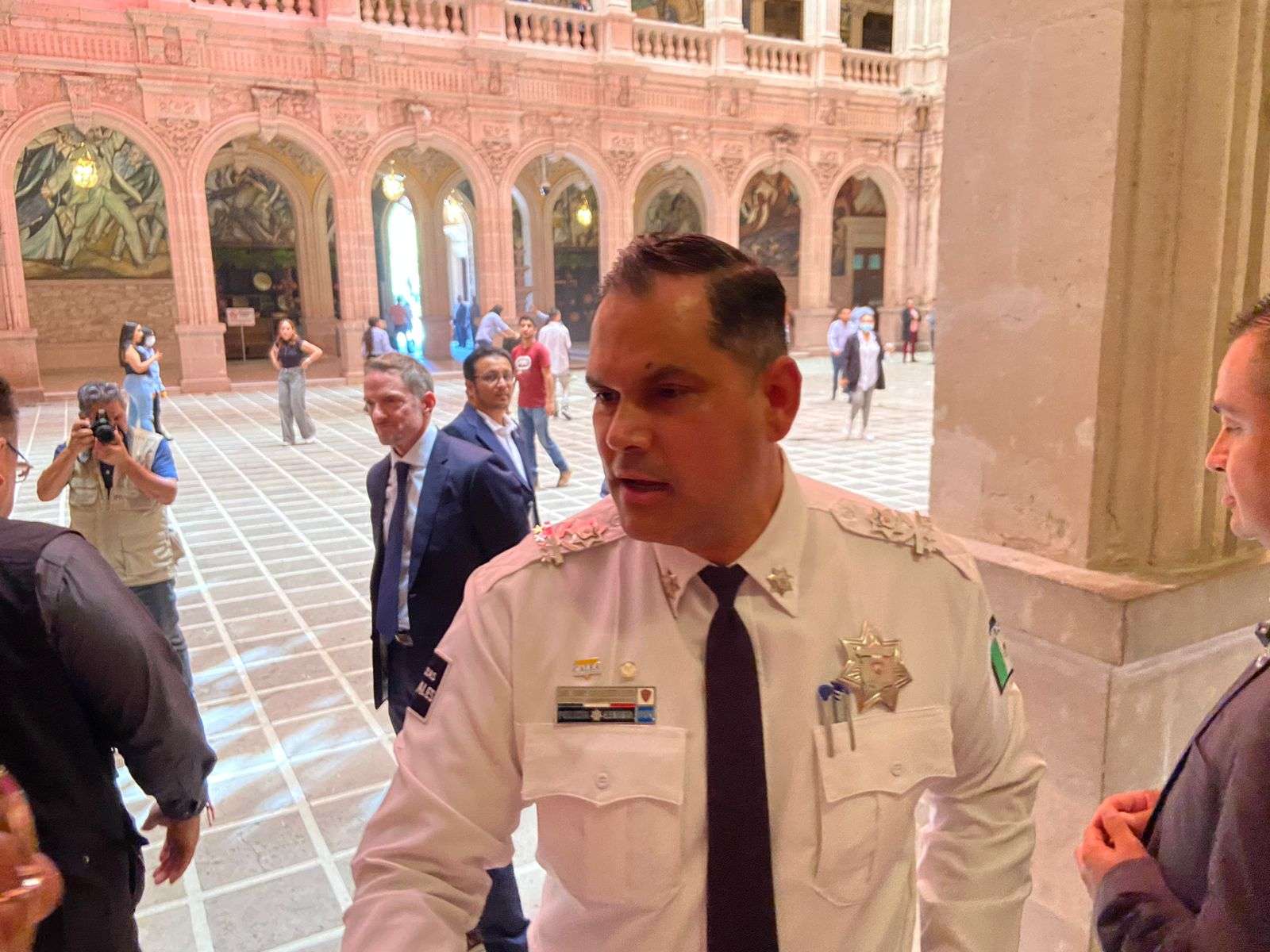 Arriba Maru a Palacio para reunión con el embajador Ken Salazar | La ...
