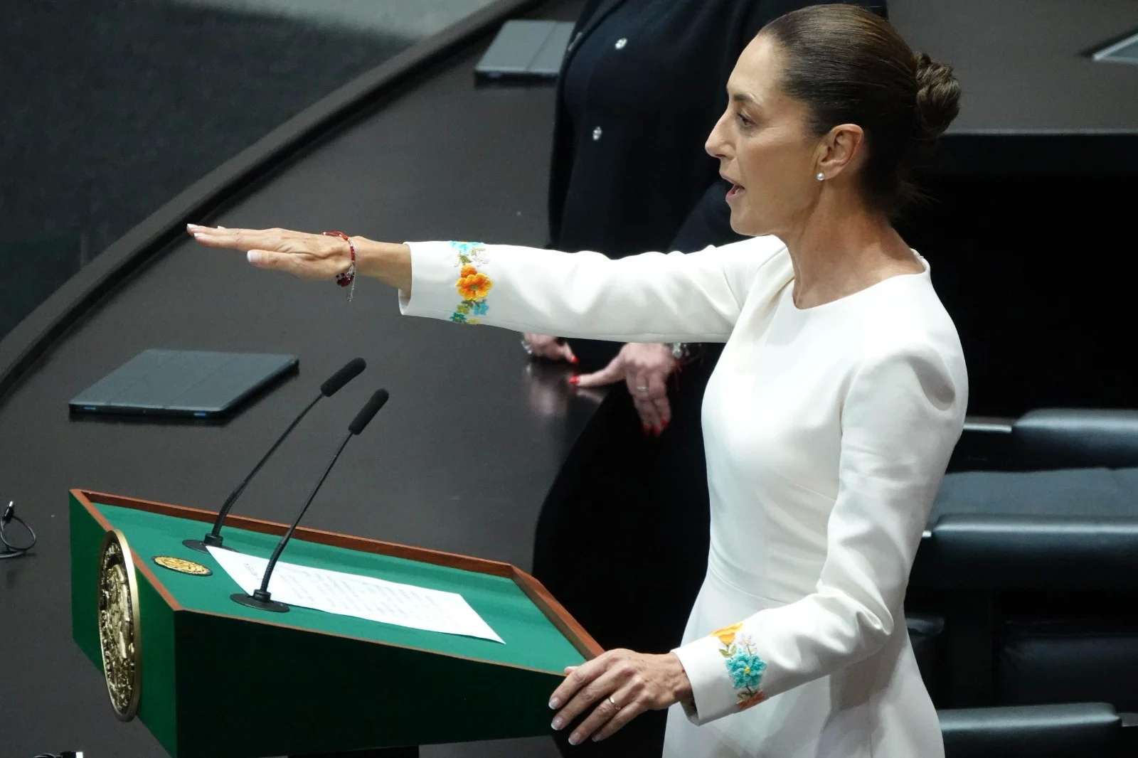 Estos son los 100 compromisos de Sheinbaum al inicio de su sexenio