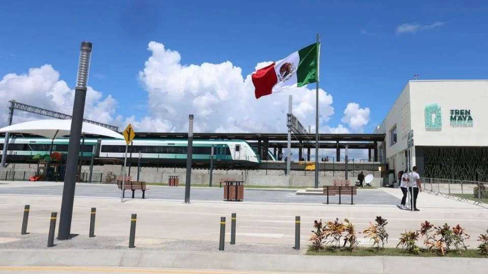 Un día antes de irse Amlo dio 3 meses al gobierno de Sheinbaum para acelerar los trámites del Tren Maya