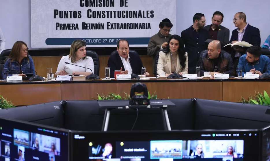 Debaten diputados reforma de supremacía constitucional