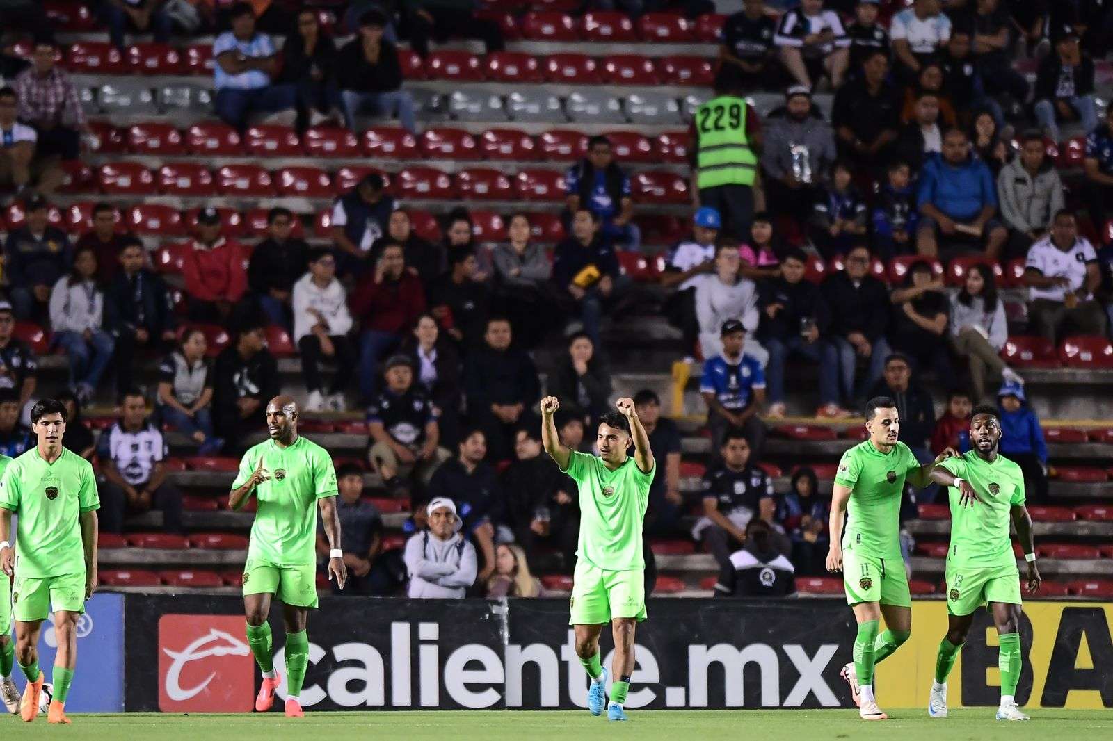 Ganan Bravos 2 - 1 contra Querétaro