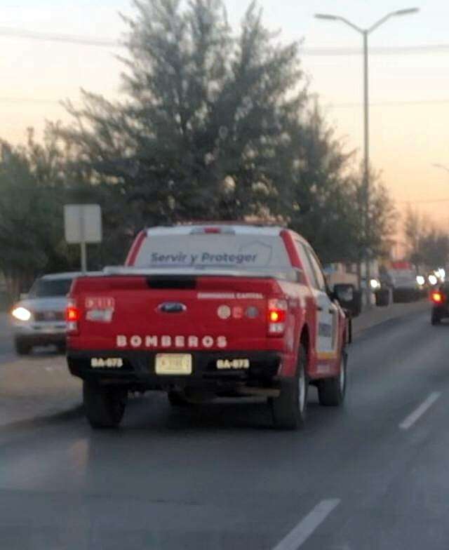 [Urgen unas clases de manejo a bombero]