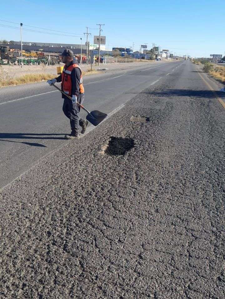 Repara Delicias carretera federal