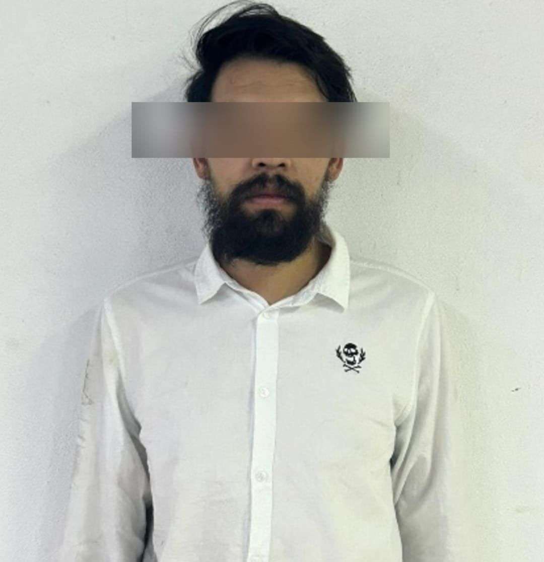 Condenan a sujeto que extorsionaba a jovencita con publicar fotos íntimas
