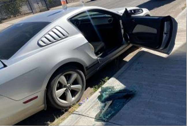 En tres minutos le roban 237 mil pesos de su auto