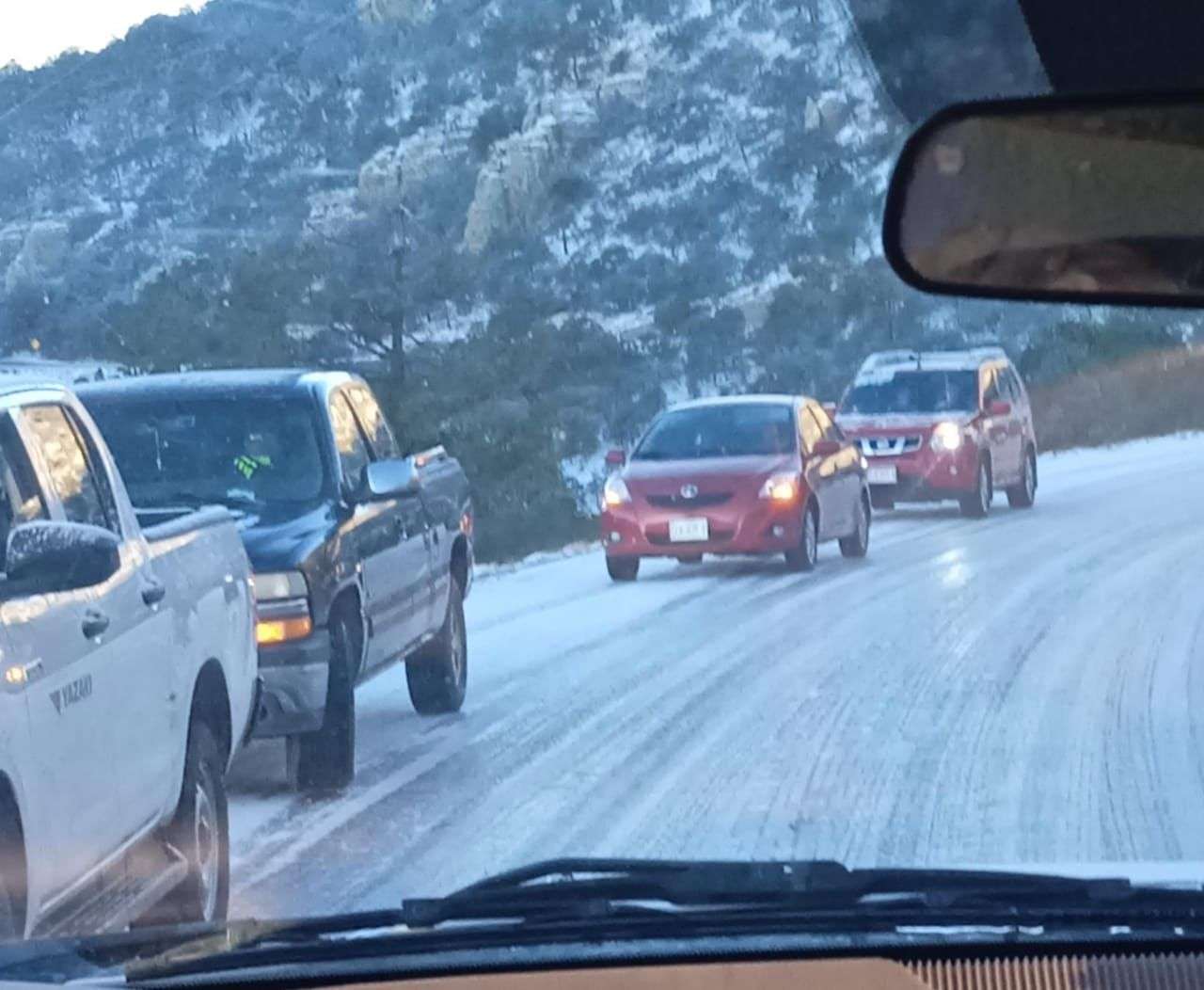 Alerta Parral por congelamiento en carreteras