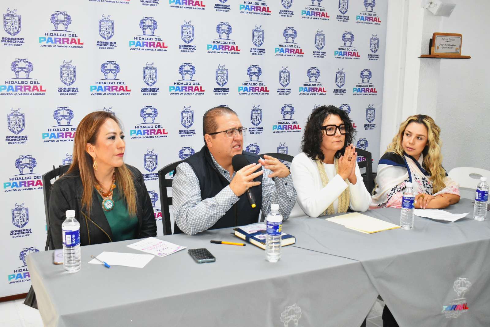 Invitan a la Feria de Productores en la Plaza de la Identidad