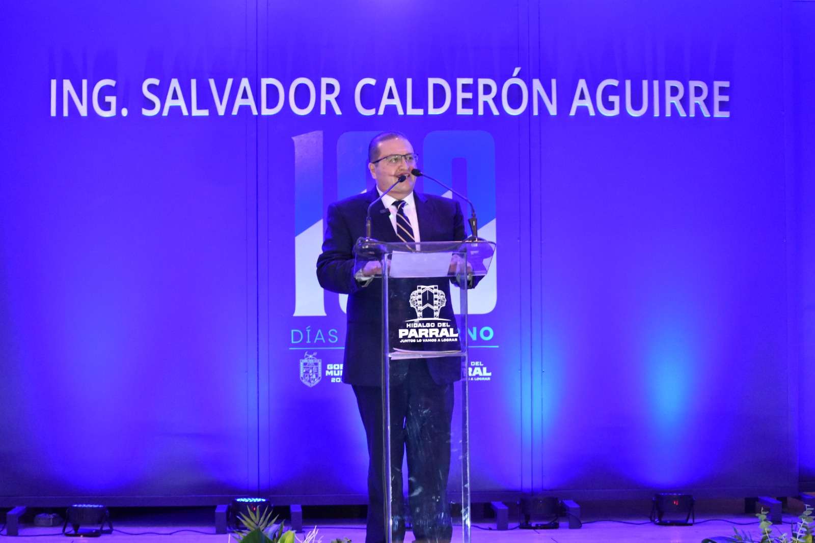 Rinde informe Chava Calderón a 100 días de gobierno

