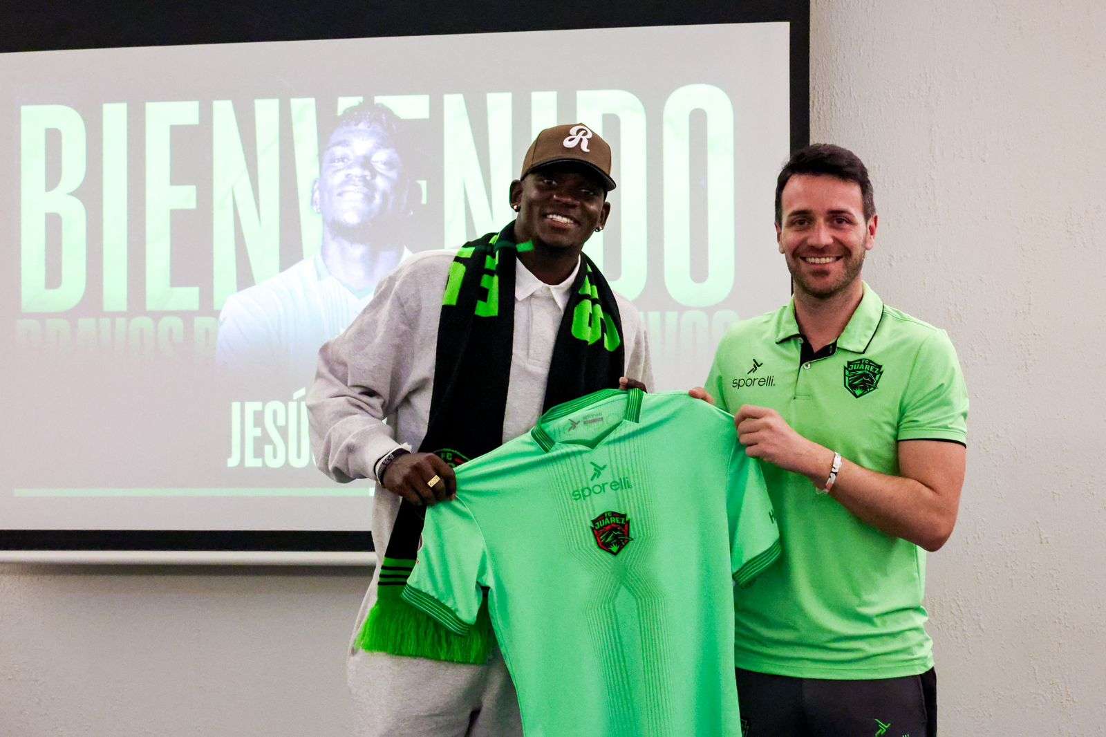 Se une el futbolista Jesús Murillo a Los Bravos