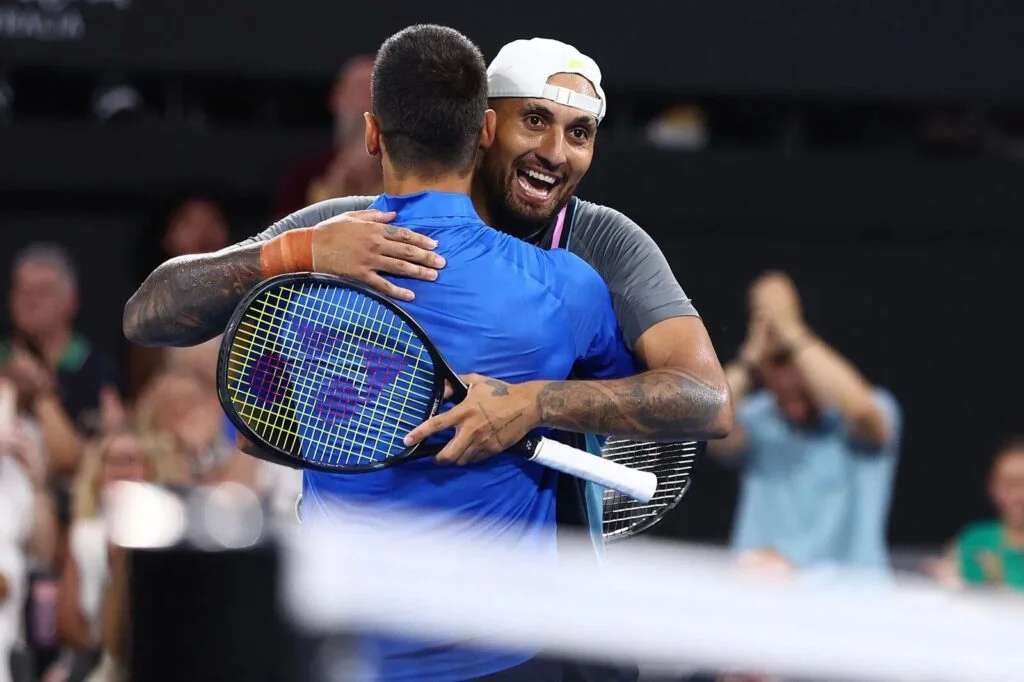 Vuelve Kyrgios con el pie derecho y gana en dobles junto a Djokovic
