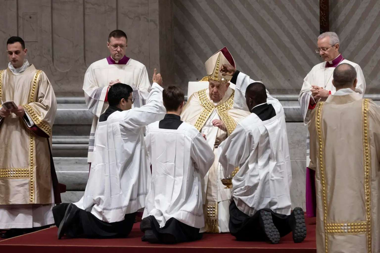 Da Papa última misa del año; la esperanza está en la fraternidad, dice