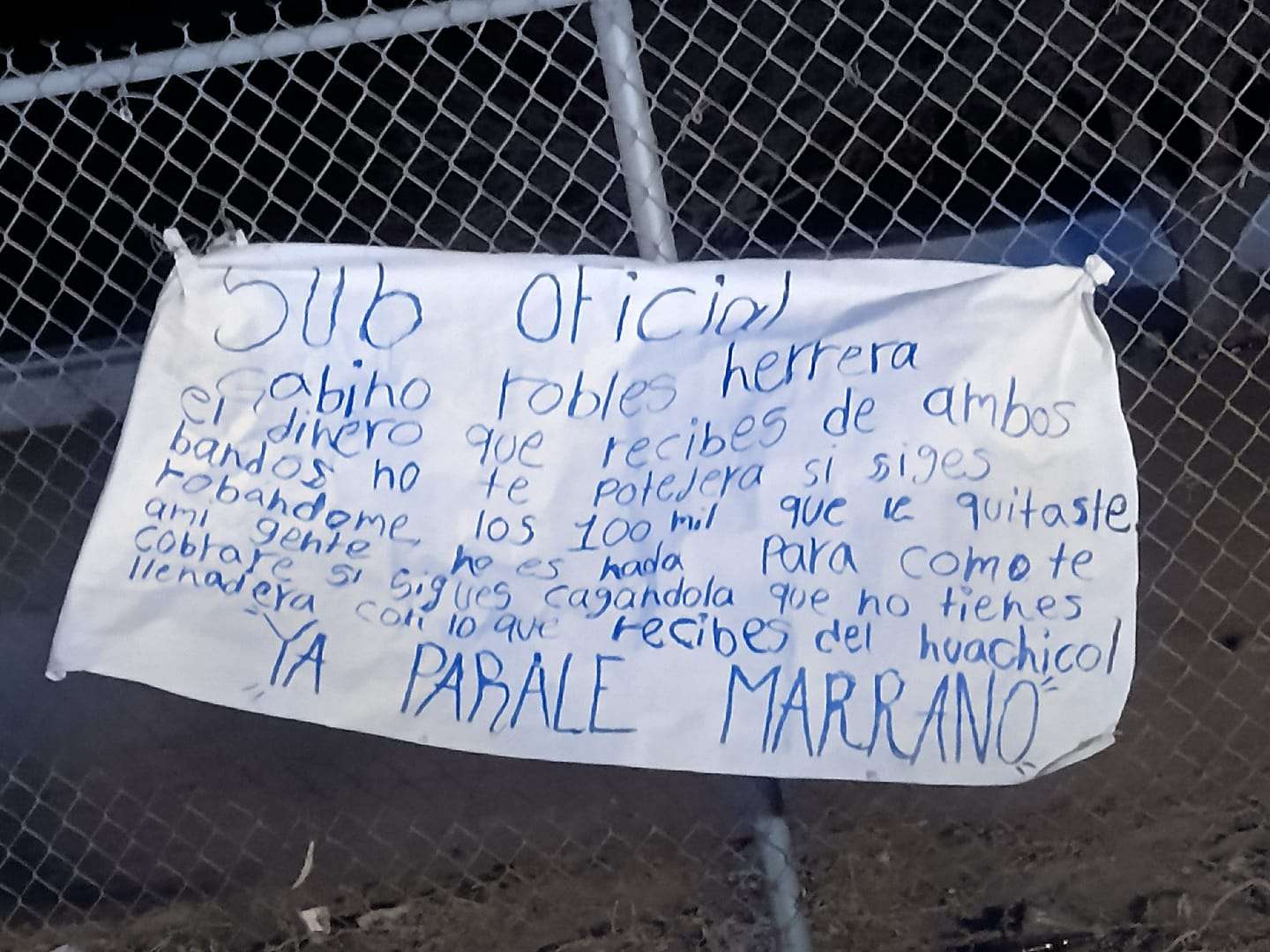 Retiran de funciones a municipal señalado en manta