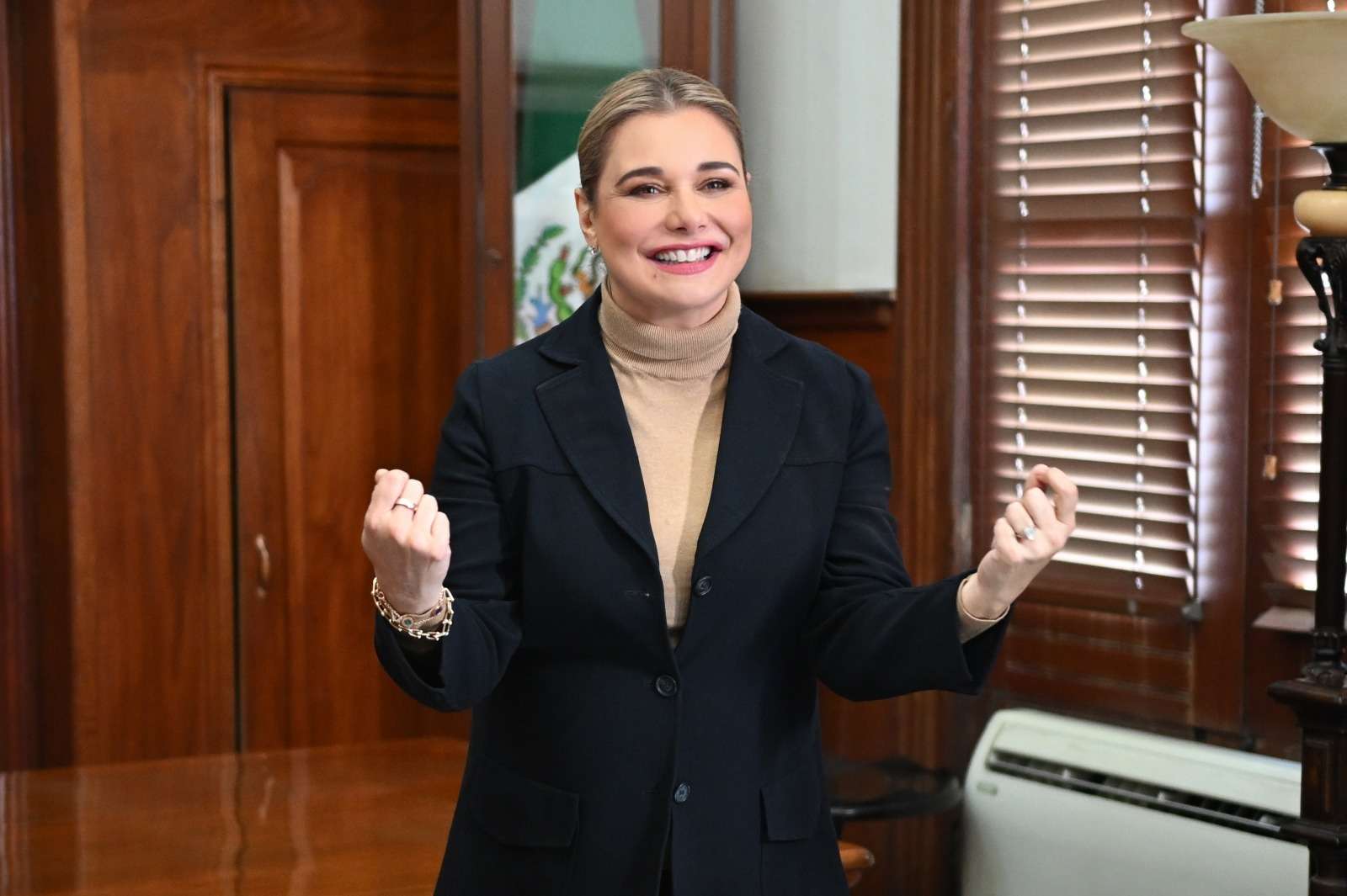 Felicita Maru a Pensiones Civiles por su 68 aniversario
