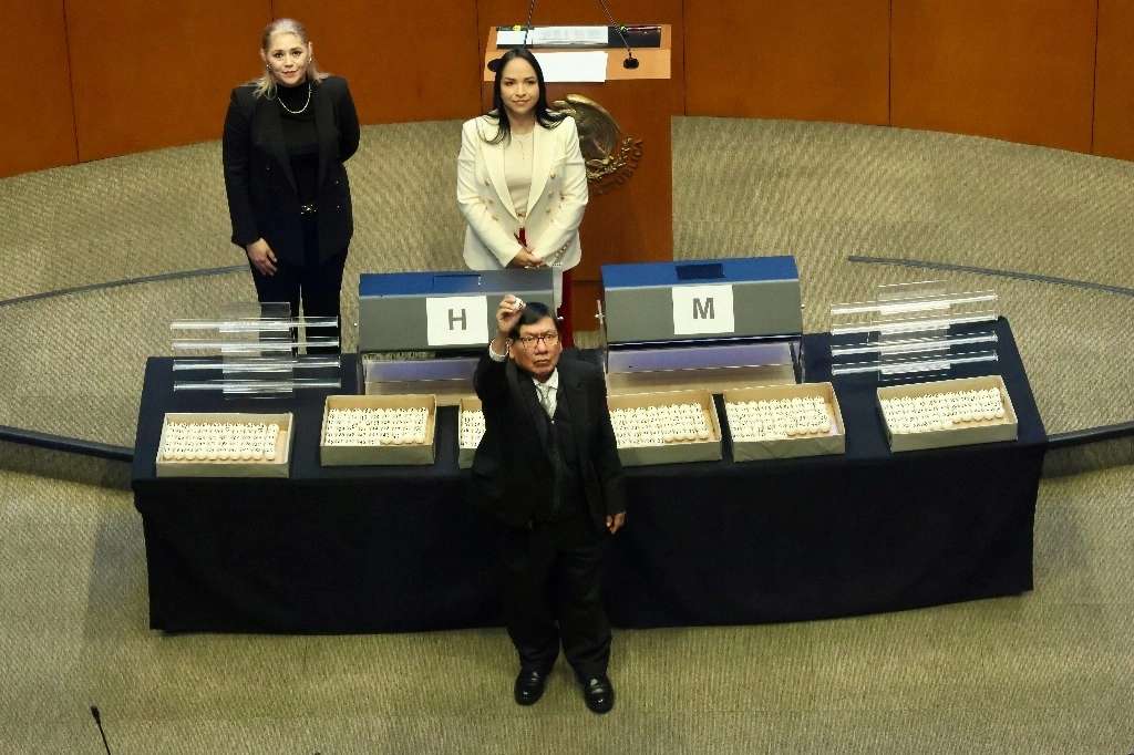 En 7 horas el Senado definió con tómbola lista de candidatos de comité judicial
