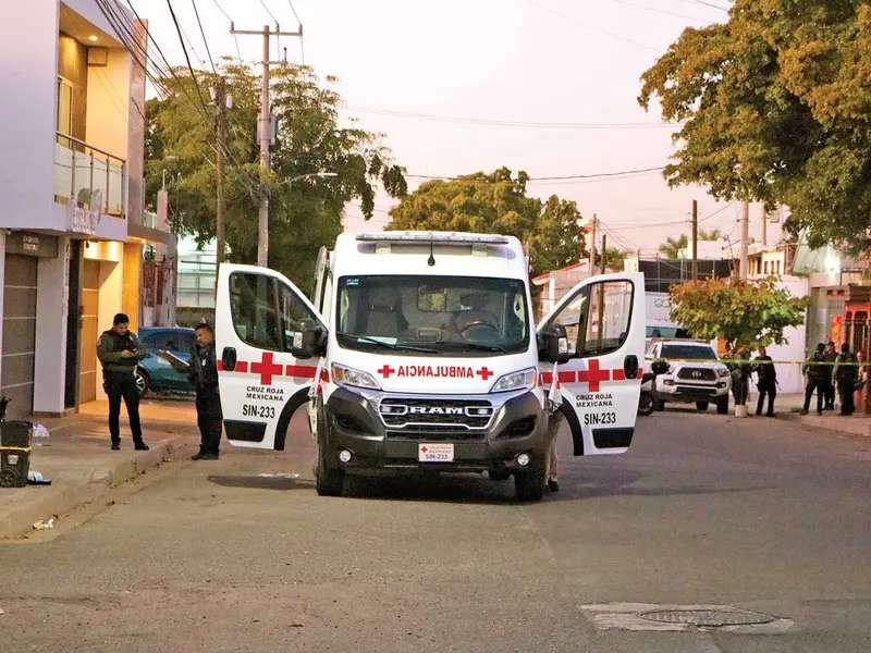 Golpean a paramédicos en Culiacán
