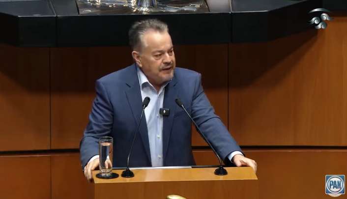 Debe Constitución proteger a ciudadanos, no intereses políticos: Mario Vázquez 