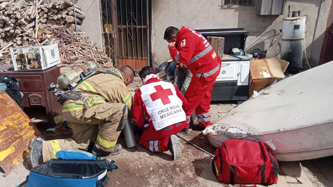 Muere mujer intoxicada al incendiarse su casa