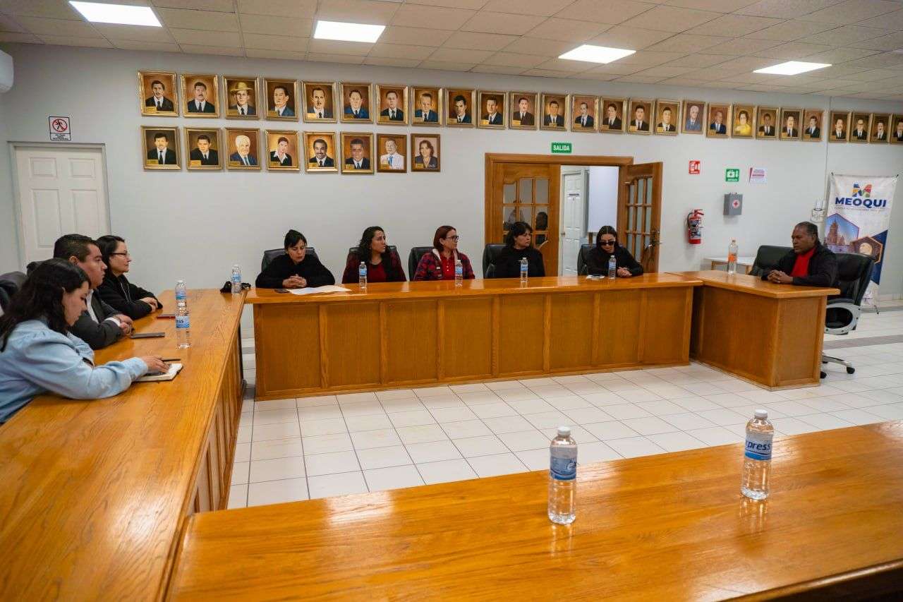 Atiende municipio de Meoqui a maestros inconformes con reforma al Issste